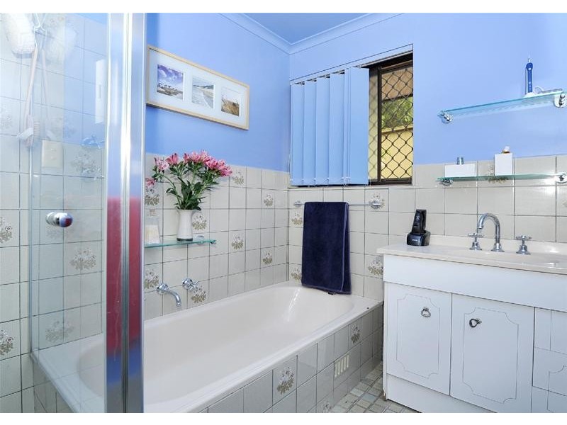 11 Banksia Road, Aberfoyle Park SA 5159