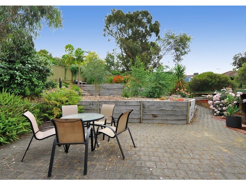 11 Banksia Road, Aberfoyle Park SA 5159