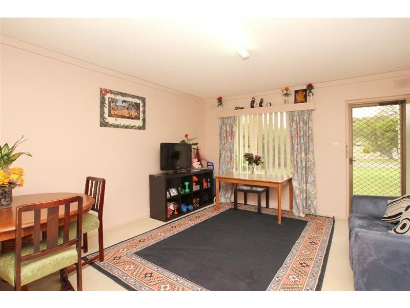 8/5 Barry Road, Oaklands Park SA 5046