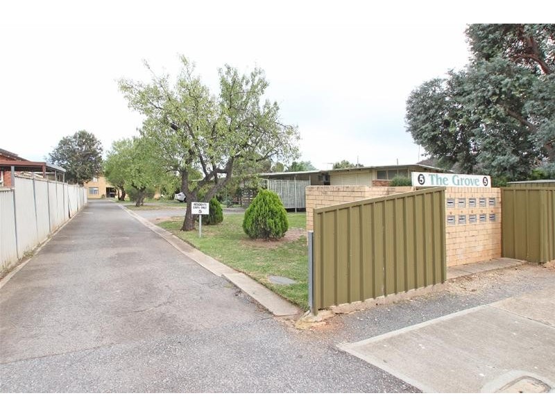 8/5 Barry Road, Oaklands Park SA 5046