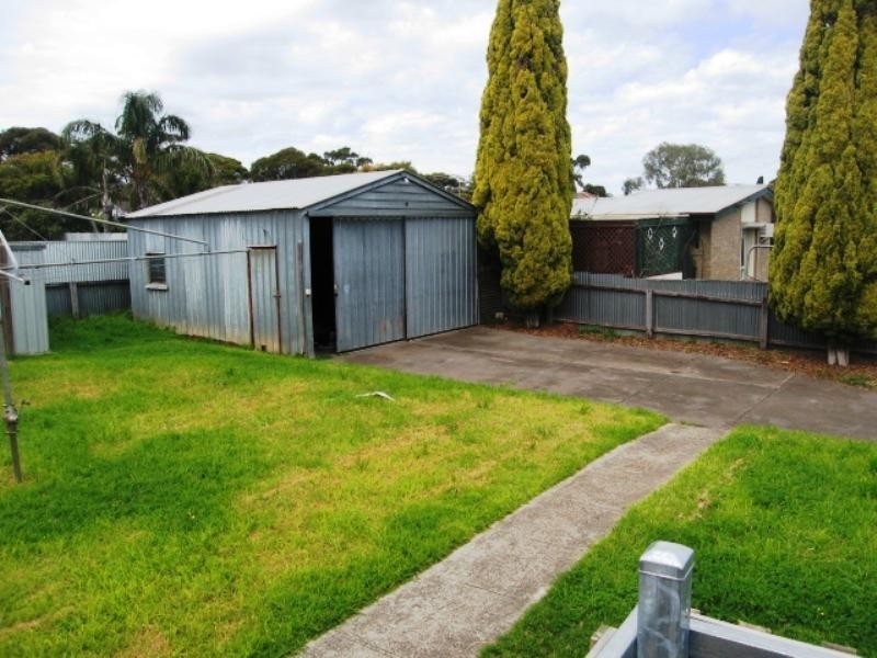 10 Florian Street, Christie Downs SA 5164