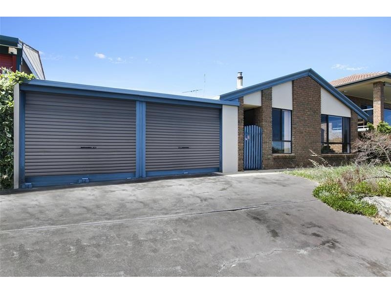 8 Murnada Street, Hallett Cove SA 5158