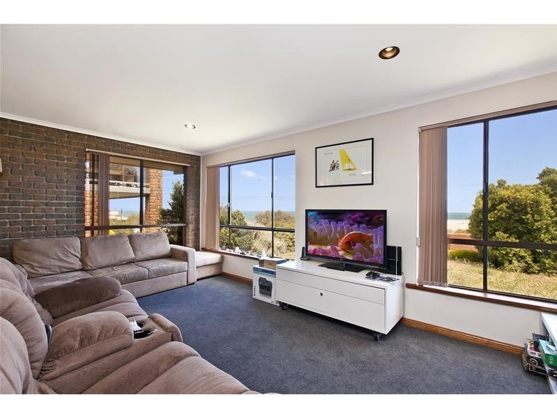 8 Murnada Street, Hallett Cove SA 5158