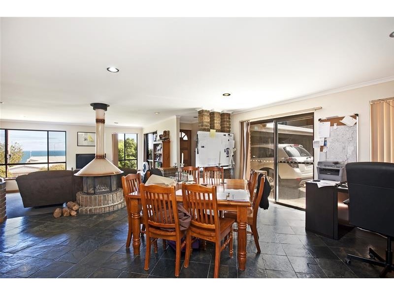 8 Murnada Street, Hallett Cove SA 5158