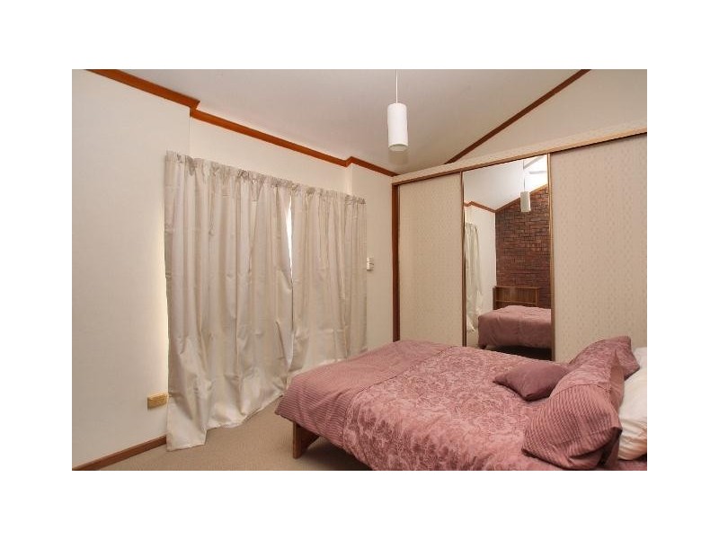 17 Lawson Road, Happy Valley SA 5159