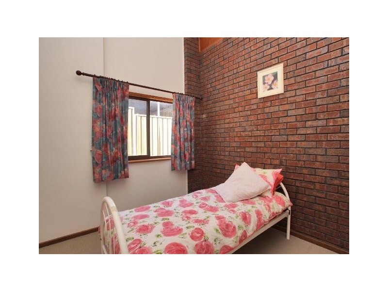 17 Lawson Road, Happy Valley SA 5159