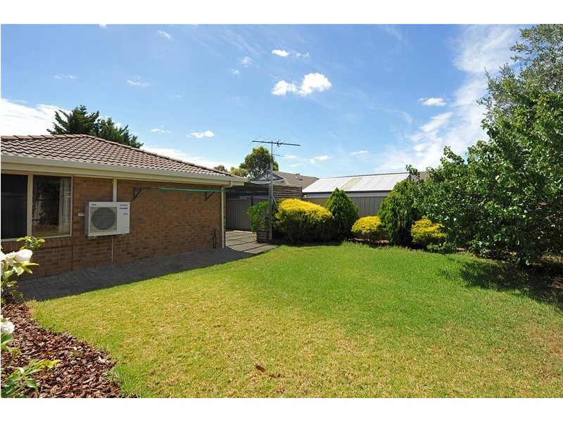 35 Mawson Circuit, Woodcroft SA 5162