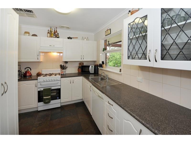 8 Woodhall Drive, Happy Valley SA 5159