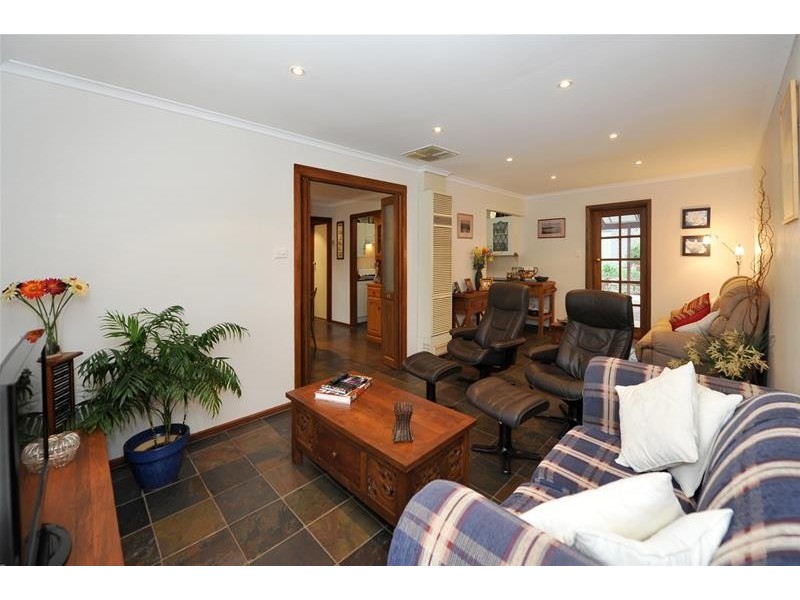 8 Woodhall Drive, Happy Valley SA 5159