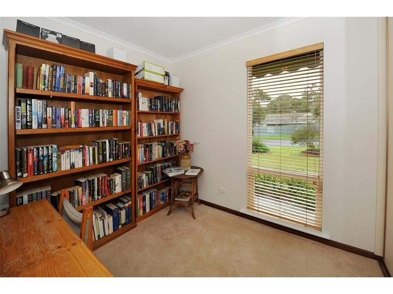 8 Woodhall Drive, Happy Valley SA 5159