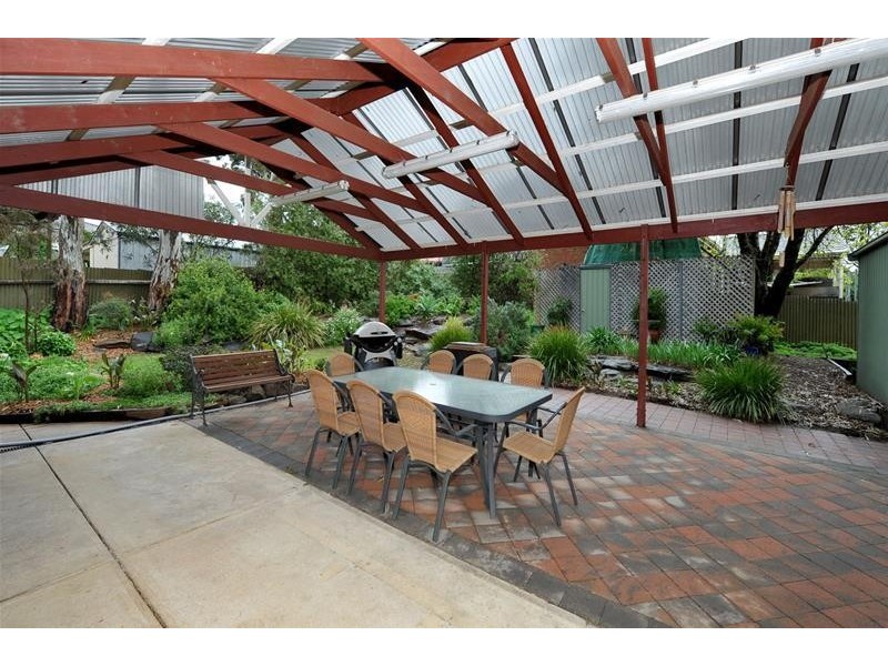 8 Woodhall Drive, Happy Valley SA 5159