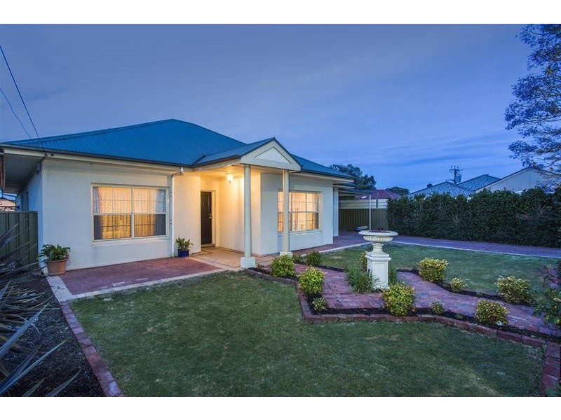 1 Jedma Grove, Glenelg North SA 5045