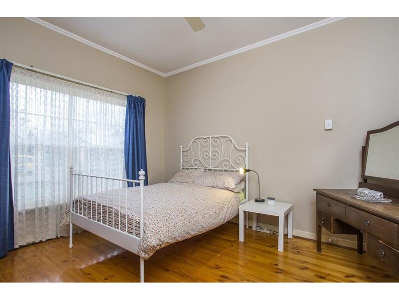 1 Jedma Grove, Glenelg North SA 5045