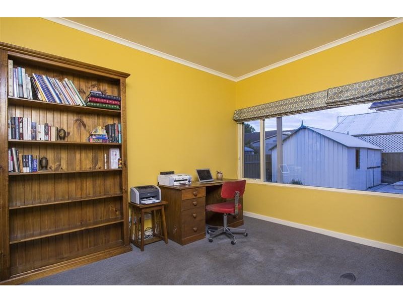 1 Jedma Grove, Glenelg North SA 5045