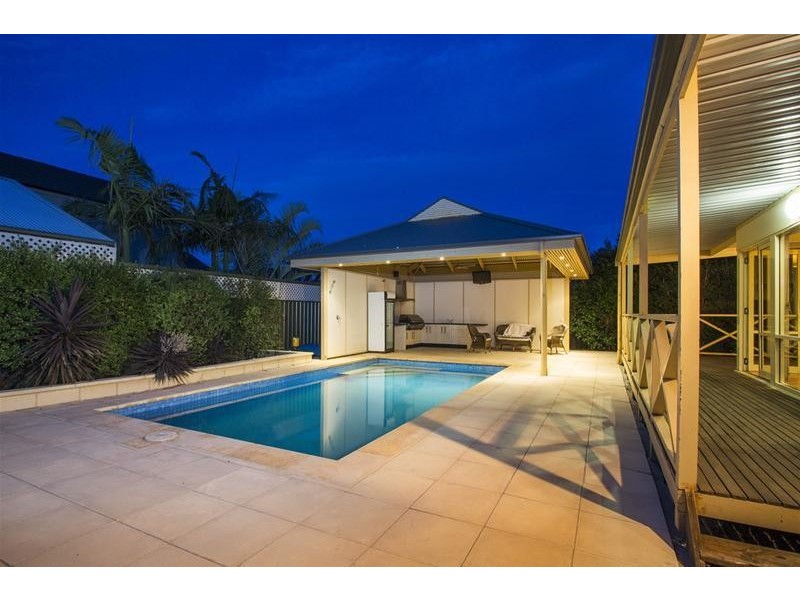 1 Jedma Grove, Glenelg North SA 5045