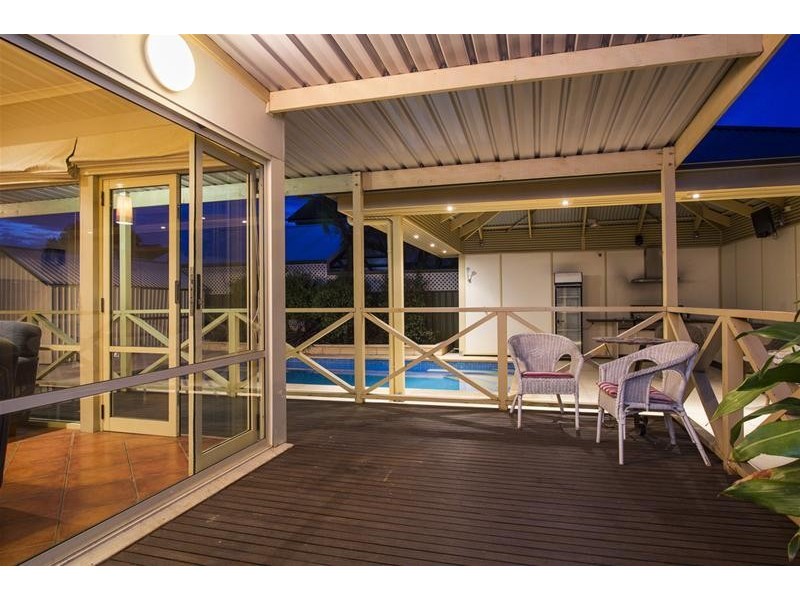 1 Jedma Grove, Glenelg North SA 5045