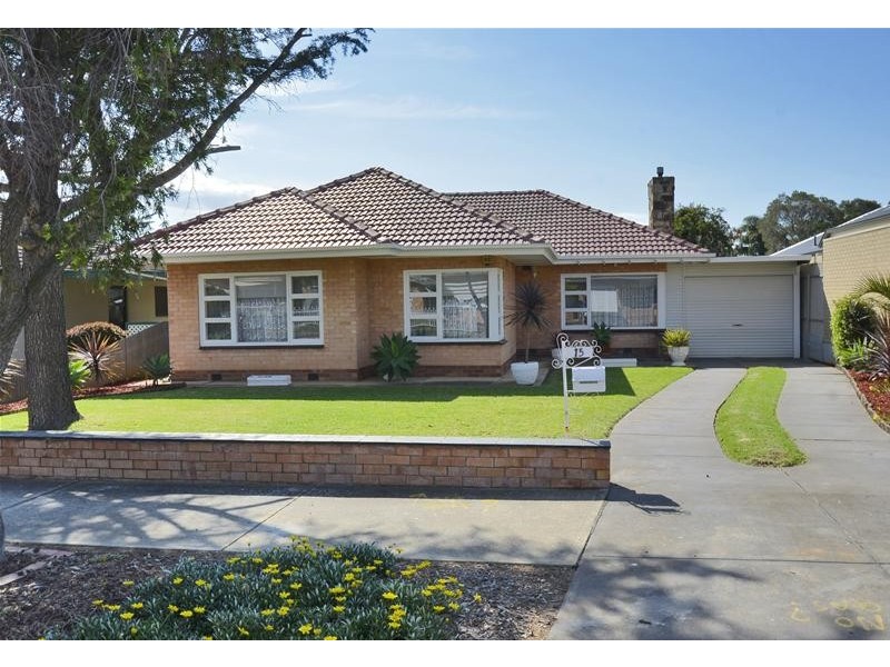 15 Tudor Avenue, Clovelly Park SA 5042