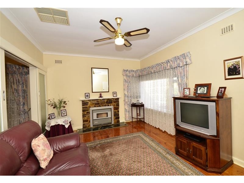 15 Tudor Avenue, Clovelly Park SA 5042