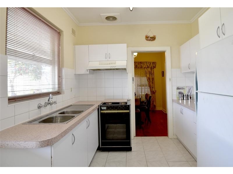 15 Tudor Avenue, Clovelly Park SA 5042