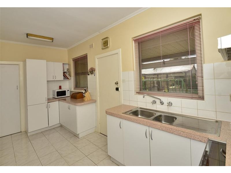 15 Tudor Avenue, Clovelly Park SA 5042