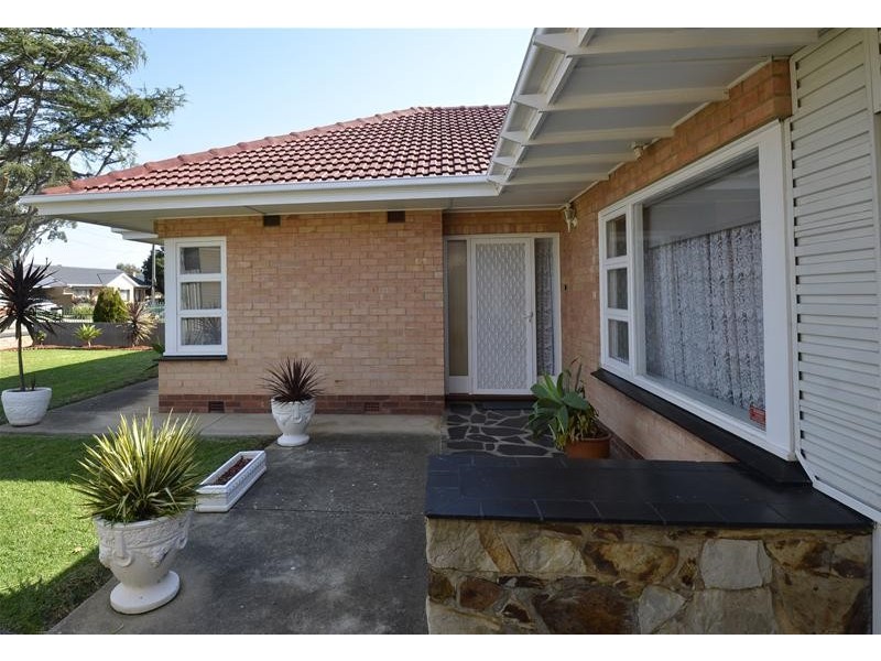 15 Tudor Avenue, Clovelly Park SA 5042