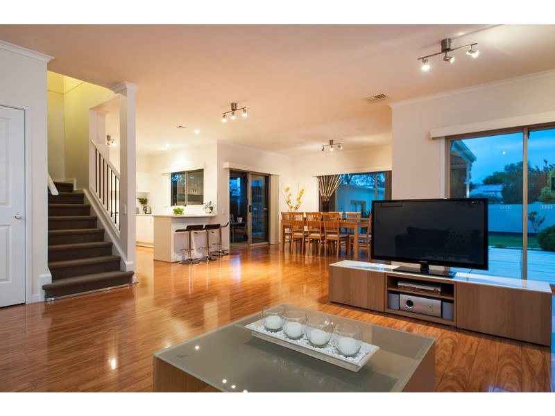 9 Albion Avenue, Glandore SA 5037