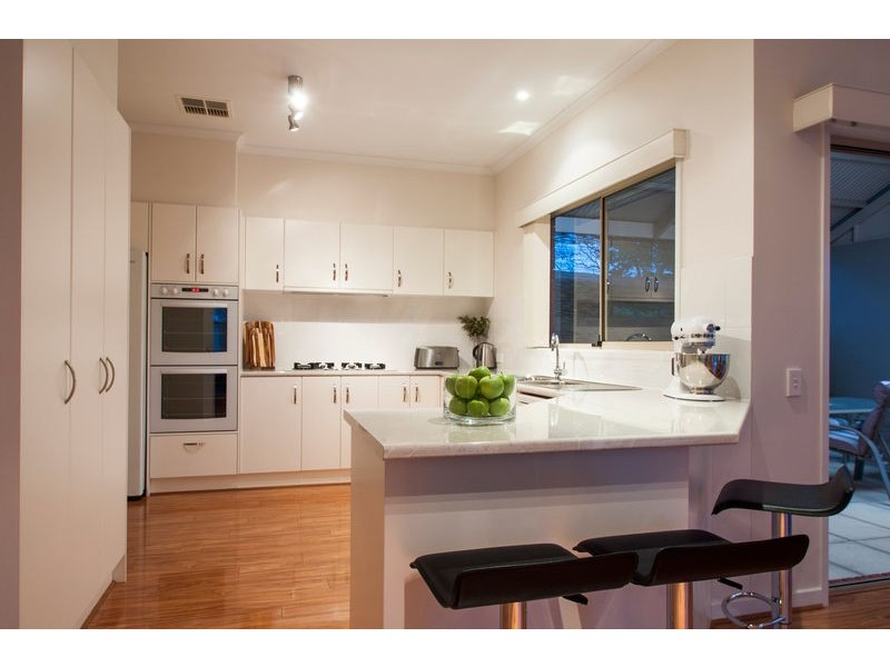 9 Albion Avenue, Glandore SA 5037