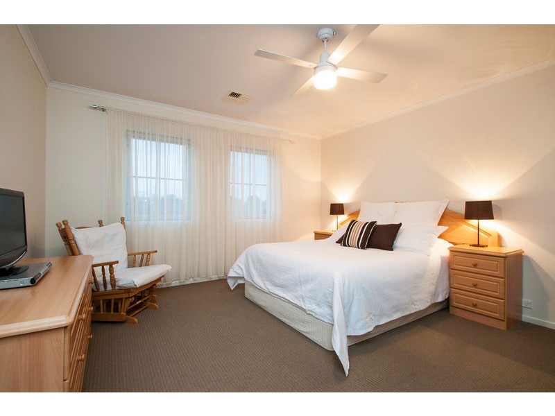 9 Albion Avenue, Glandore SA 5037