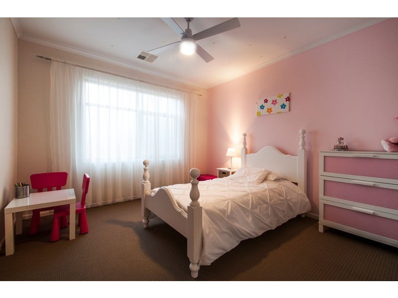 9 Albion Avenue, Glandore SA 5037