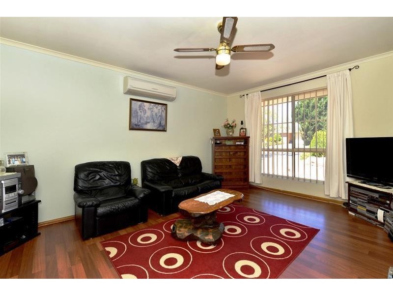 24 Montpelier Street, Woodcroft SA 5162