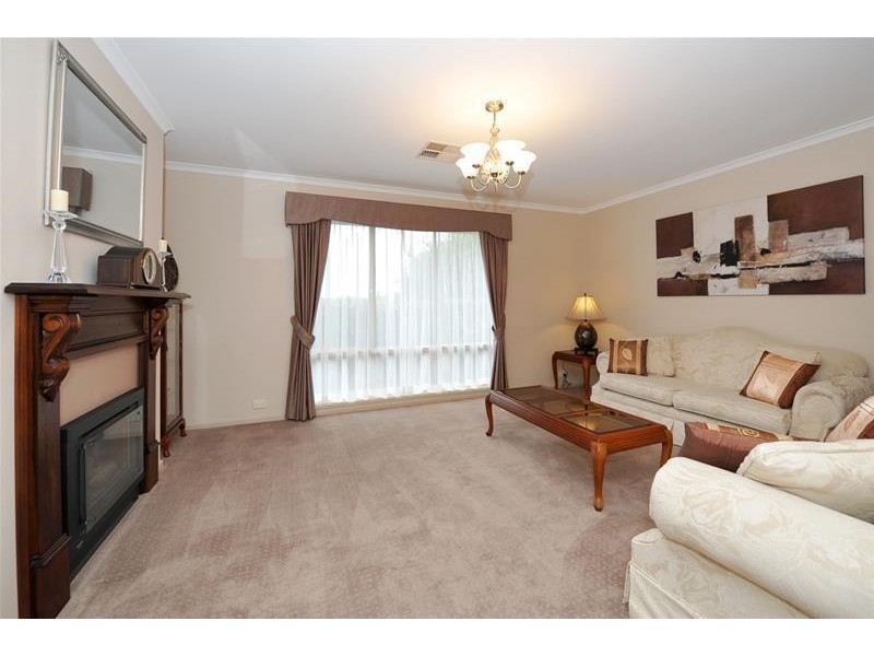 28 Gleneagles Road, Aberfoyle Park SA 5159