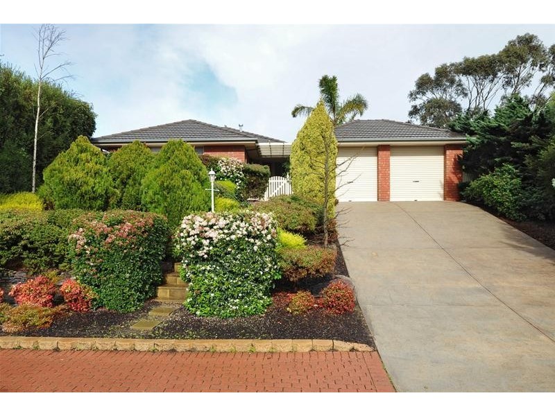 28 Gleneagles Road, Aberfoyle Park SA 5159