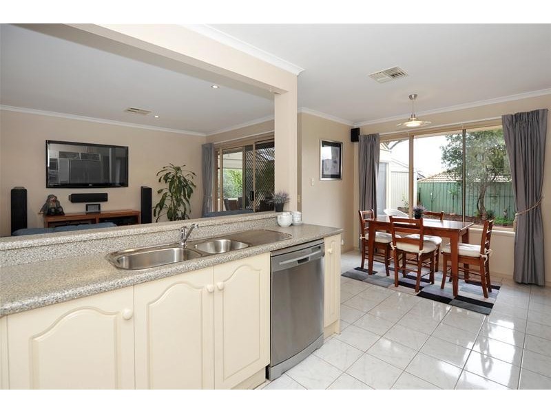 28 Gleneagles Road, Aberfoyle Park SA 5159