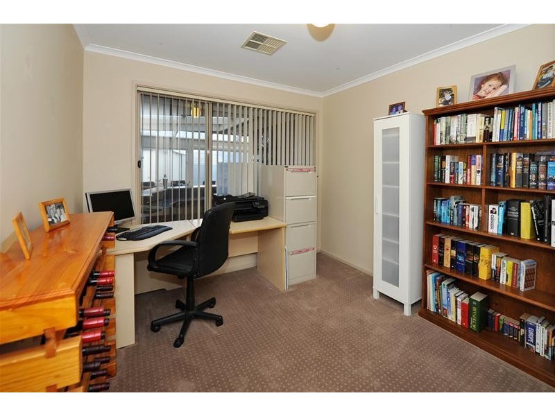 28 Gleneagles Road, Aberfoyle Park SA 5159