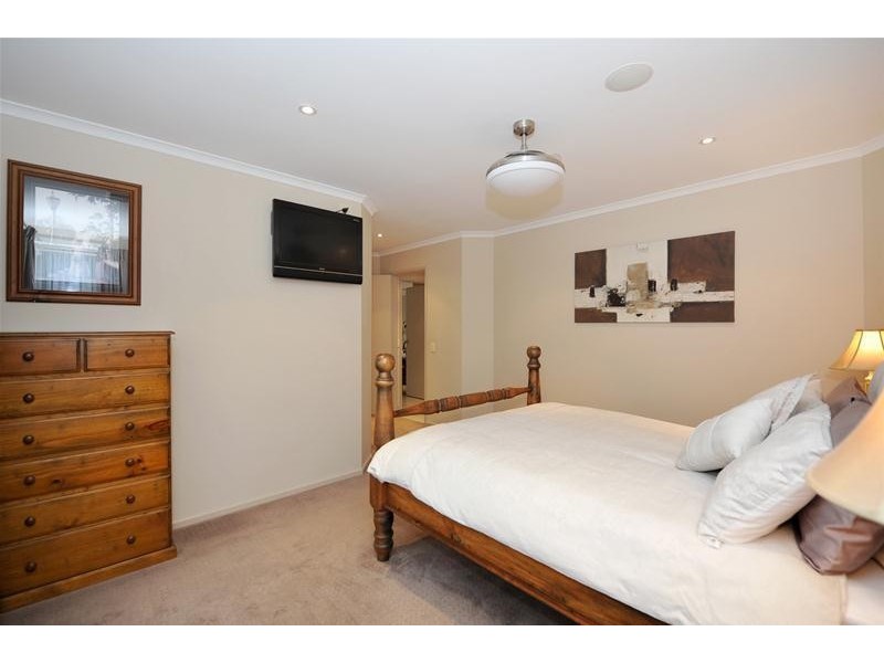 28 Gleneagles Road, Aberfoyle Park SA 5159