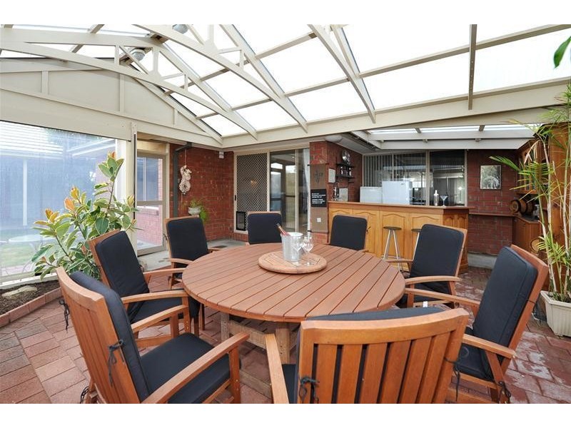 28 Gleneagles Road, Aberfoyle Park SA 5159