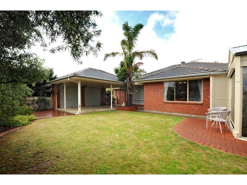 28 Gleneagles Road, Aberfoyle Park SA 5159