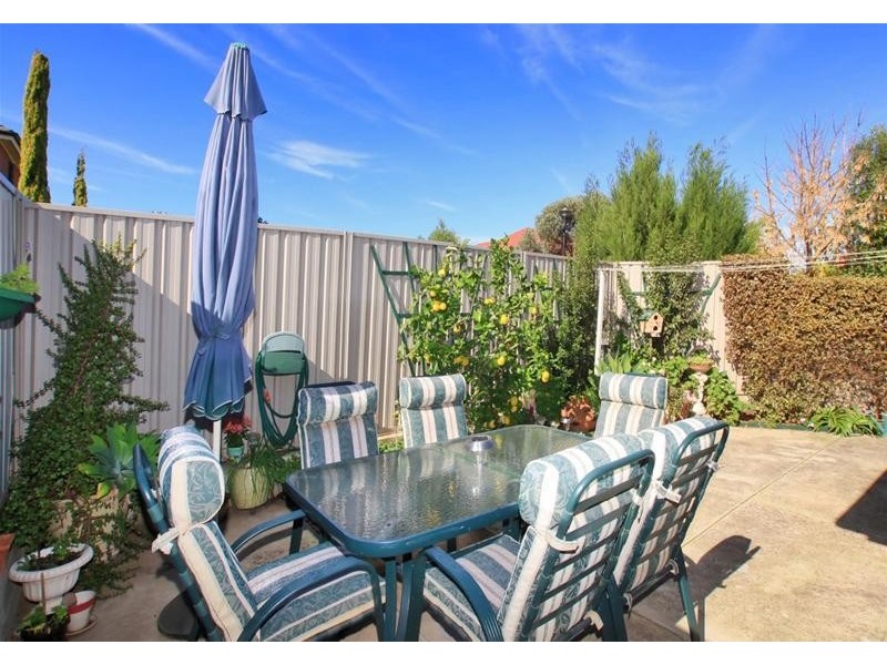 18 Bradley Grove, Mitchell Park SA 5043