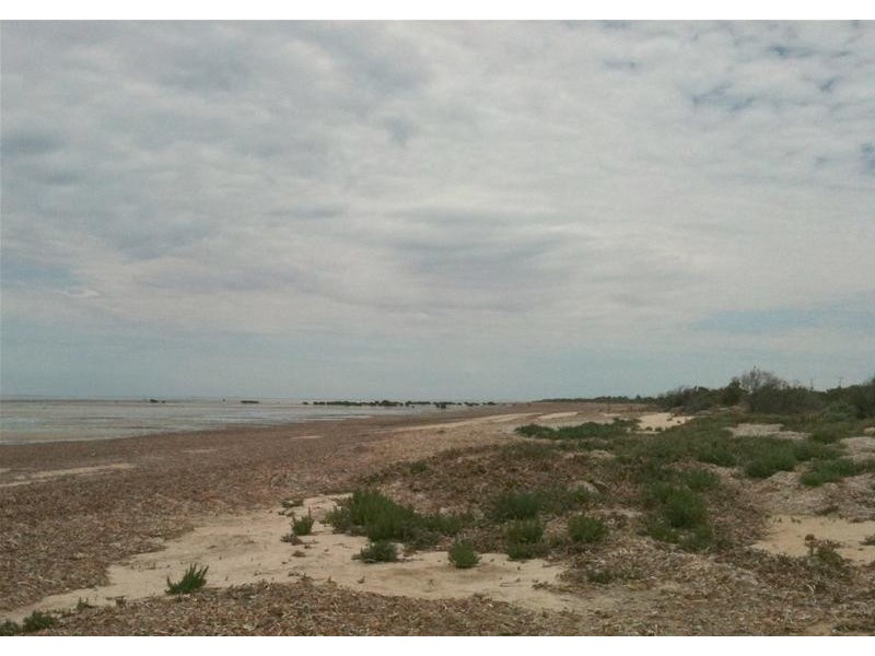 185 The Esplanade, Thompson Beach SA 5501