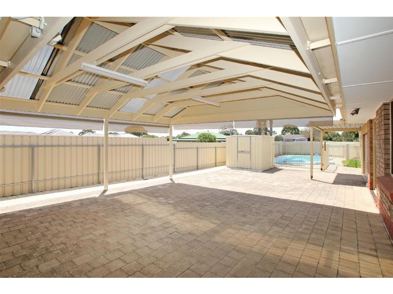 27 Dianne Street, Happy Valley SA 5159