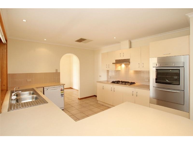 27 Dianne Street, Happy Valley SA 5159