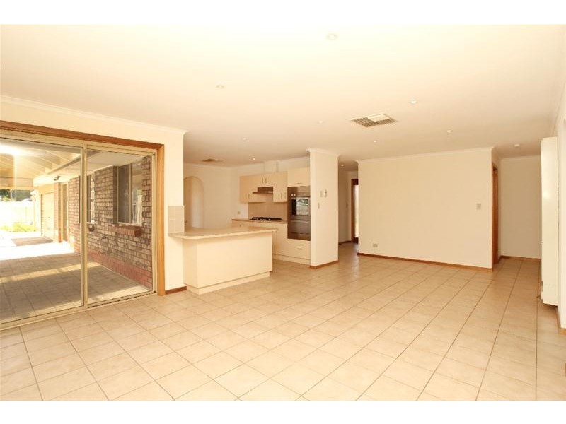 27 Dianne Street, Happy Valley SA 5159