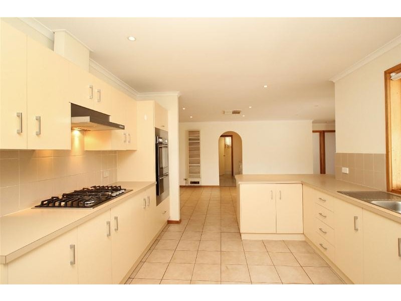 27 Dianne Street, Happy Valley SA 5159