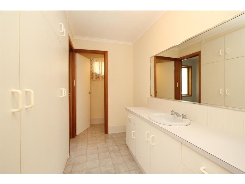 27 Dianne Street, Happy Valley SA 5159