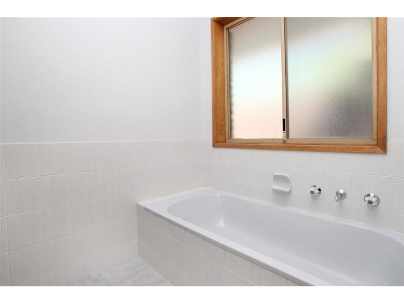 27 Dianne Street, Happy Valley SA 5159