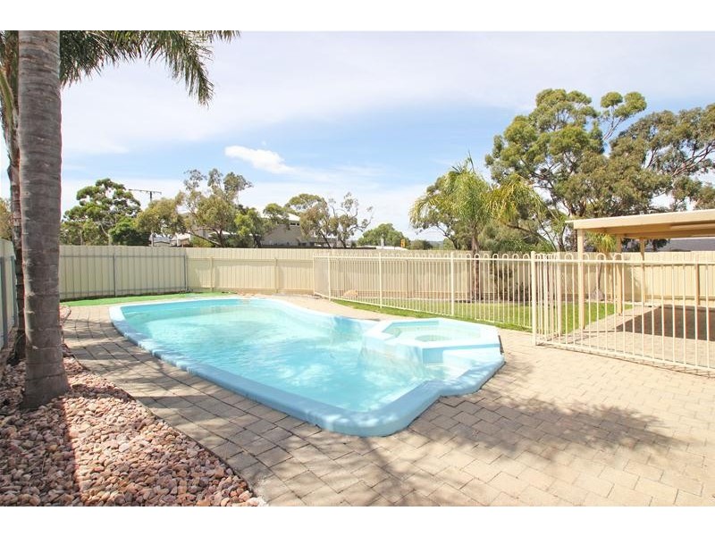 27 Dianne Street, Happy Valley SA 5159