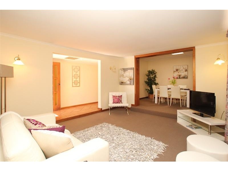 25 Fawnbrake Crescent, West Beach SA 5024