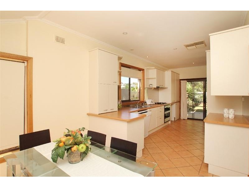 25 Fawnbrake Crescent, West Beach SA 5024