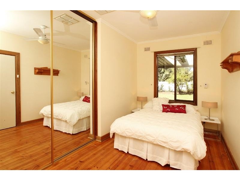 25 Fawnbrake Crescent, West Beach SA 5024