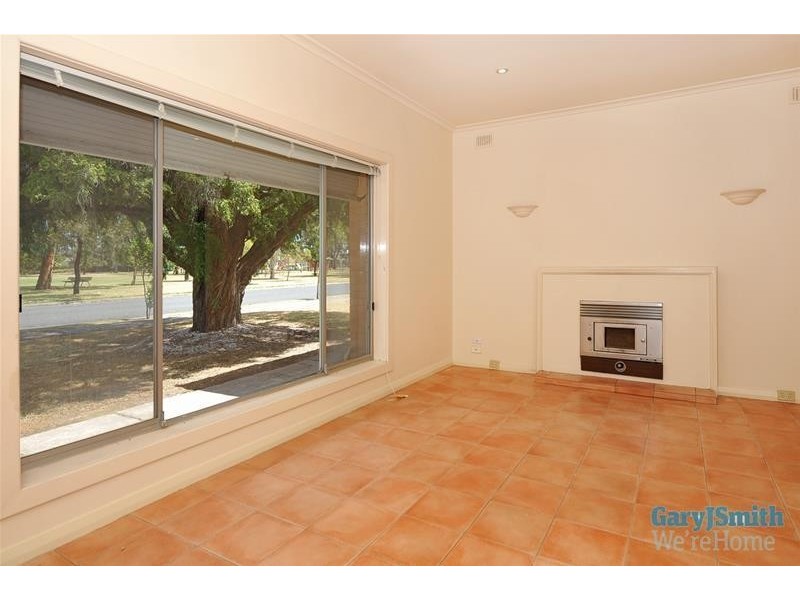 5 East Parkway, Fulham SA 5024